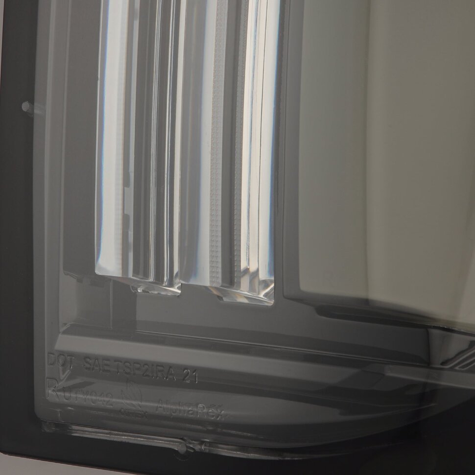 Світлодіодні задні ліхтарі Toyota Tundra 14-21 NOVA-Series AlphaRex 672032