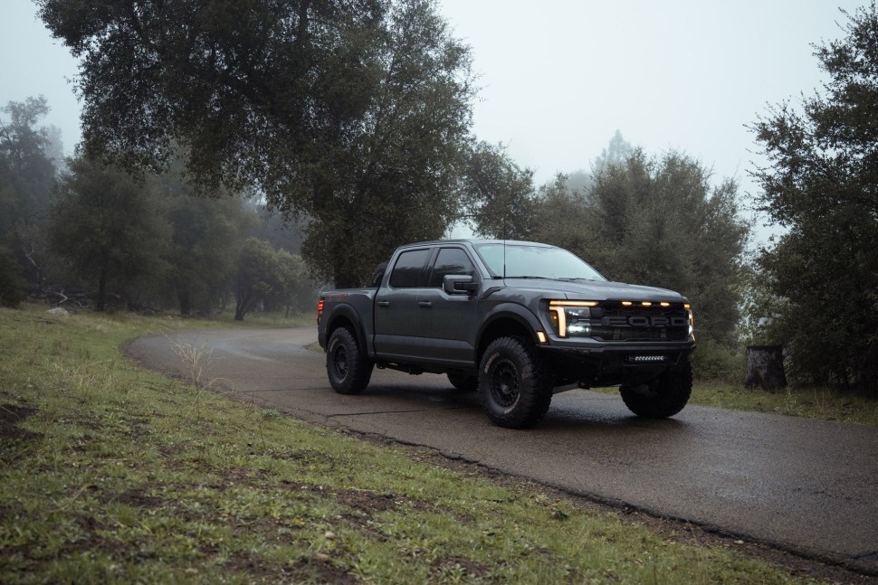 Передний бампер Ford F-150 Raptor/Raptor R 21-25 Addictive Desert Designs F210263200103