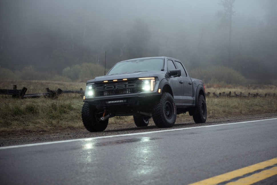 Передний бампер Ford F-150 Raptor/Raptor R 21-25 Addictive Desert Designs F210263200103