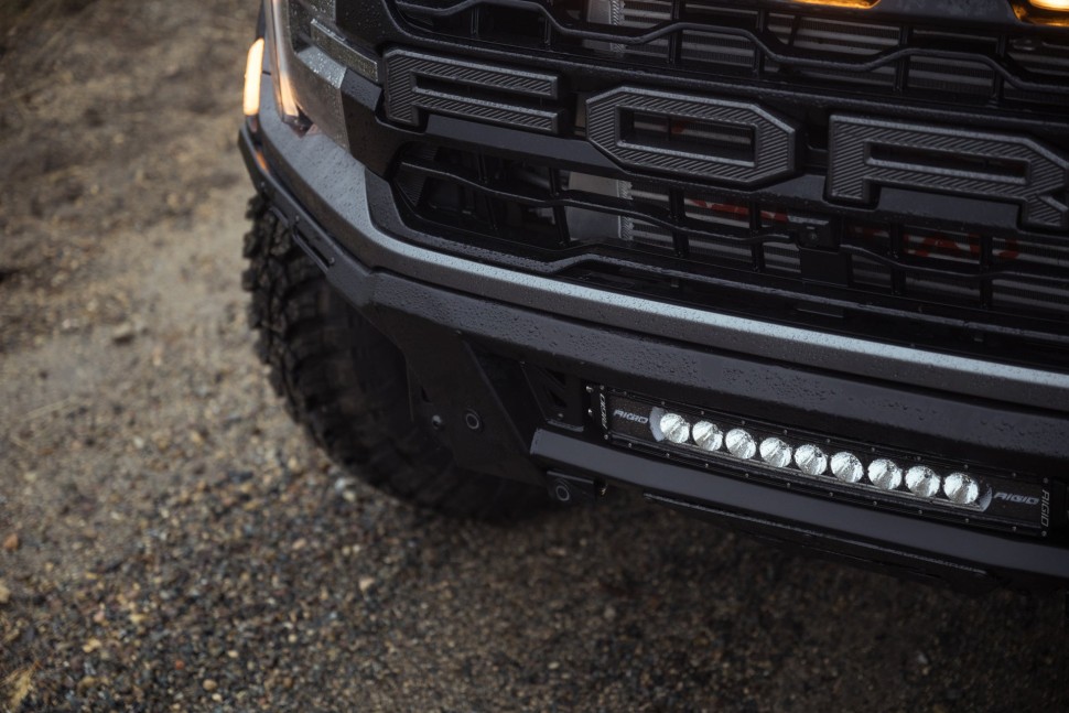 Передний бампер Ford F-150 Raptor/Raptor R 21-25 Addictive Desert Designs F210263200103