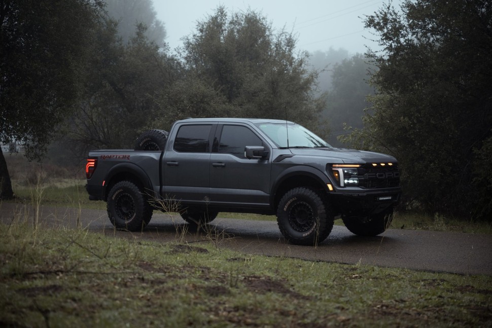 Передний бампер Ford F-150 Raptor/Raptor R 21-25 Addictive Desert Designs F210263200103