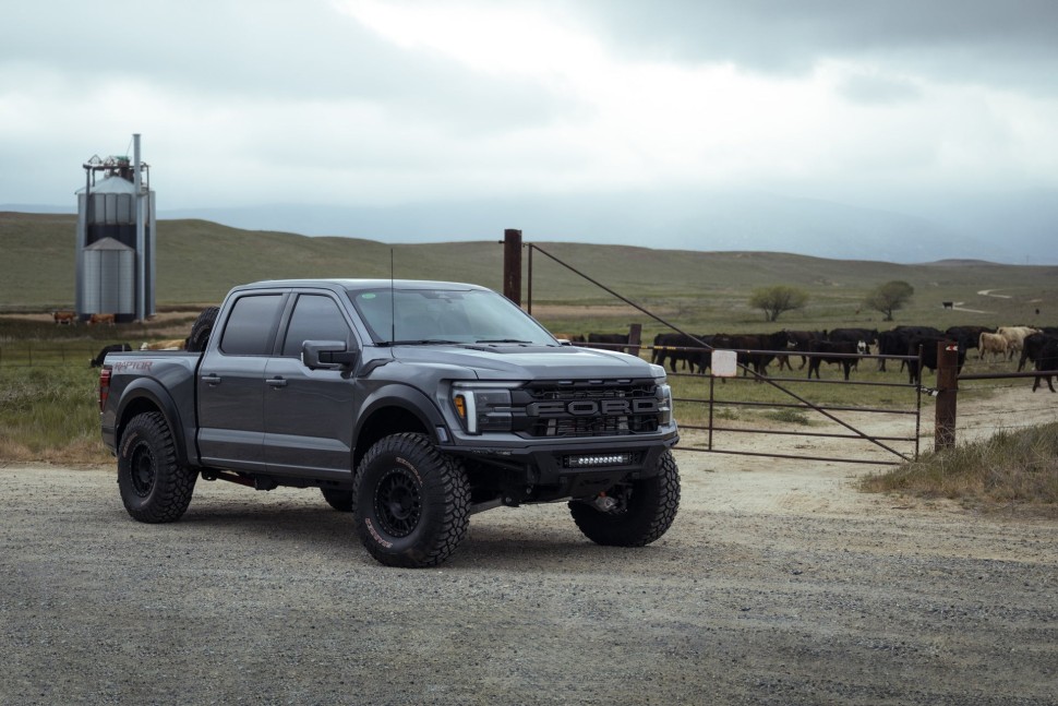 Передний бампер Ford F-150 Raptor/Raptor R 21-25 Addictive Desert Designs F210263200103