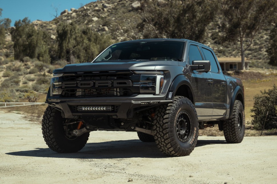 Передний бампер Ford F-150 Raptor/Raptor R 21-25 Addictive Desert Designs F210263200103
