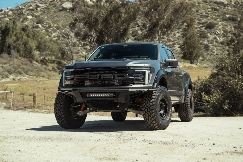 Передний бампер Ford F-150 Raptor/Raptor R 21-25 Addictive Desert Designs F210263200103