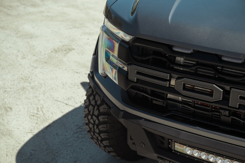 Передний бампер Ford F-150 Raptor/Raptor R 21-25 Addictive Desert Designs F210263200103