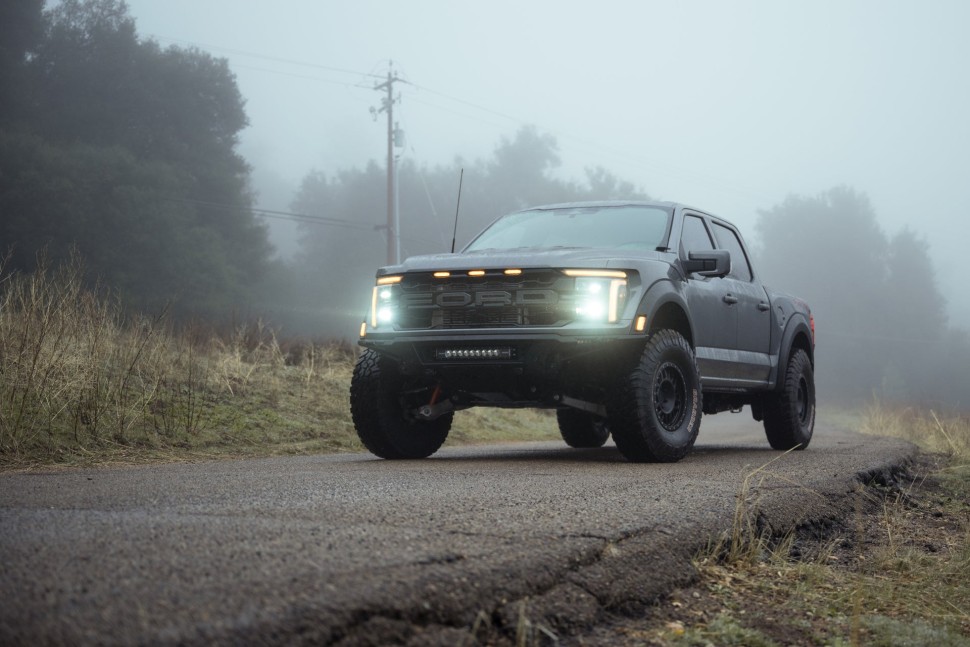 Передний бампер Ford F-150 Raptor/Raptor R 21-25 Addictive Desert Designs F210263200103