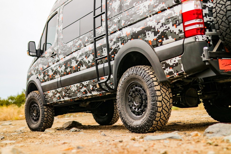 Black Rhino 1895ARS128170D25 Arsenal Wheel Sand On Black 18x9.5 +12