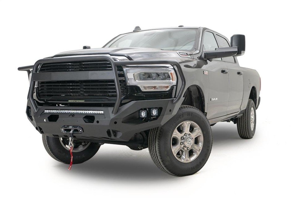Передний бампер с защитной дугой Dodge Ram 2500/3500 19-24 Matrix Fab Fours DR19-X4450-1