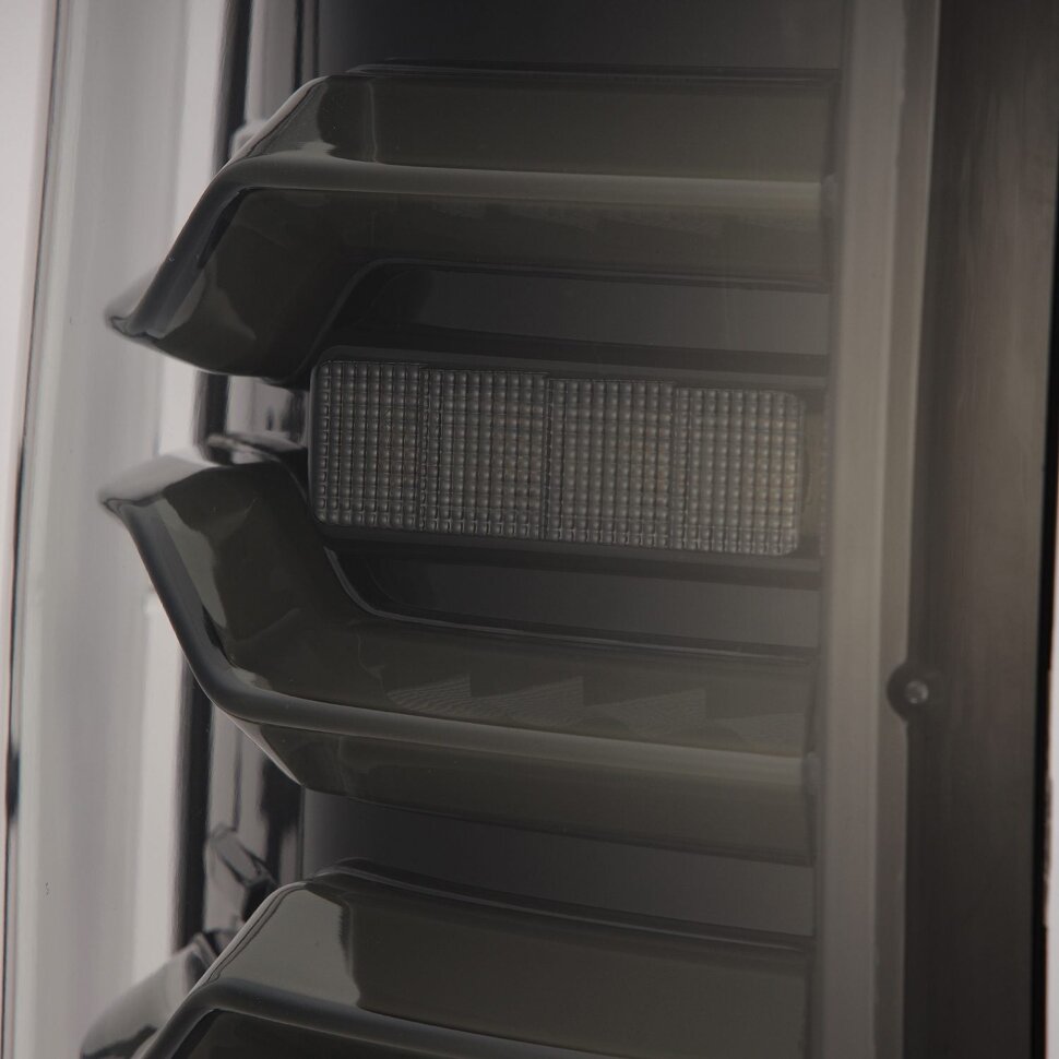 Світлодіодні задні ліхтарі GMC Sierra 1500/2500/Sierra 3500 14-18 LUXX-Series AlphaRex 630030