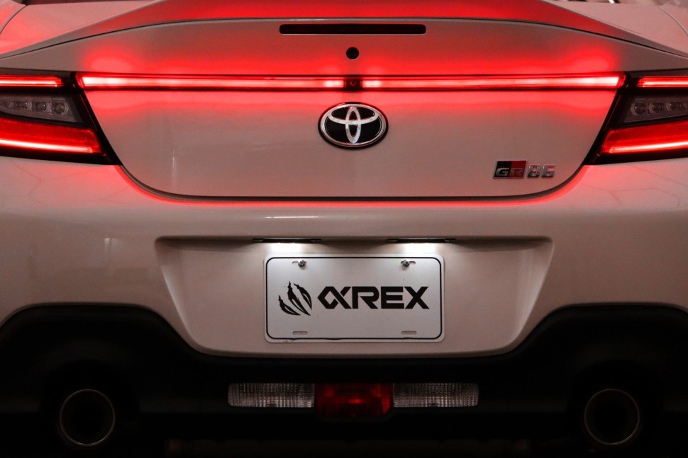 Светодиодный фонарь багажника Toyota GR86/Subaru BRZ 21-25 LUXX-Series AlphaRex 220030