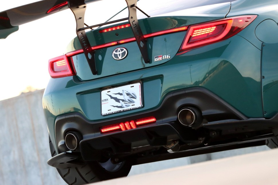 Светодиодный фонарь багажника Toyota GR86/Subaru BRZ 21-25 LUXX-Series AlphaRex 220030