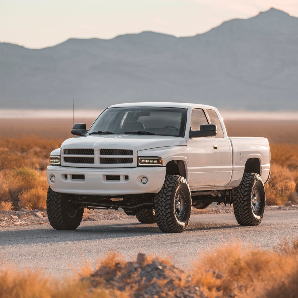 Комплект передних Led фар Dodge Ram 1500/2500/3500 94-02 NOVA-Series AlphaRex 880351