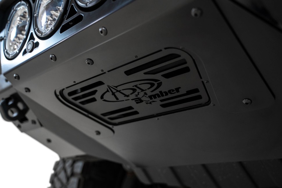 Передний бампер Chevrolet Silverado 2500/3500 20-23 Addictive Desert Designs F270014110103