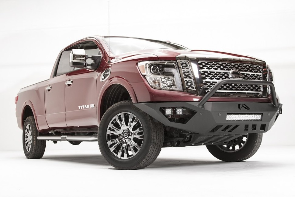 Передний бампер с центральной дугой Nissan Titan XD/Titan 16-24 Vengeance Fab Fours NT16-D3752-1
