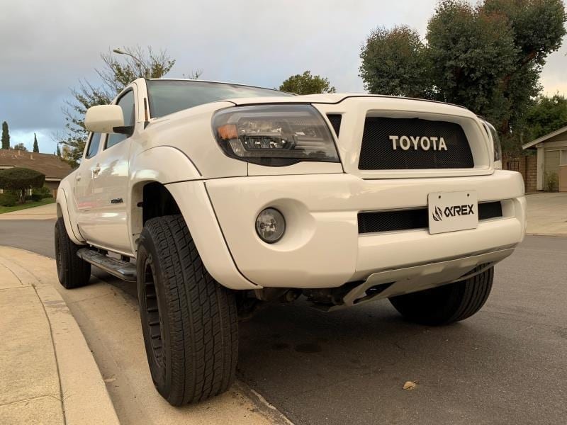 Комплект передних Led фар Toyota Tacoma 05-11 LUXX-Series AlphaRex 880735