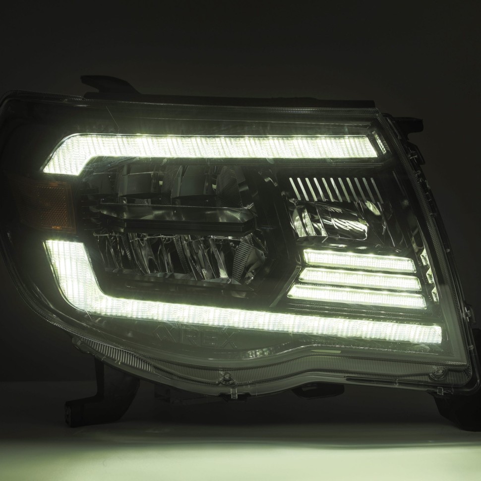 Комплект передних Led фар Toyota Tacoma 05-11 LUXX-Series AlphaRex 880735