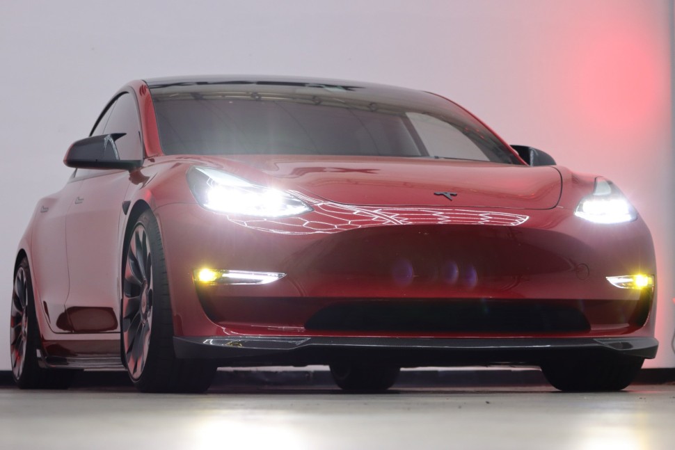 AlphaRex 210010 Led Projector Fog Lights Tesla Model 3/Model Y 17-24