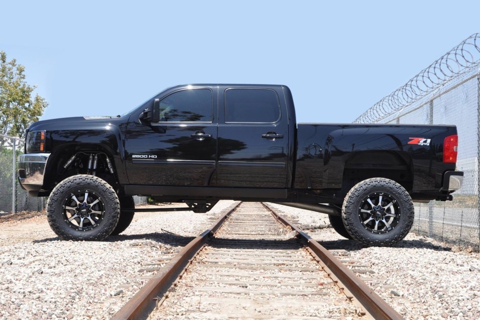 Moto Metal MO97081067324NUS MO970 Wheel Gloss Black W/Machined Face 18x10 -24