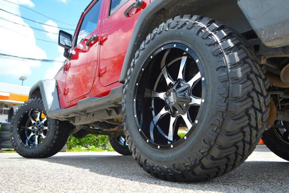 Moto Metal MO97081067324NUS MO970 Wheel Gloss Black W/Machined Face 18x10 -24