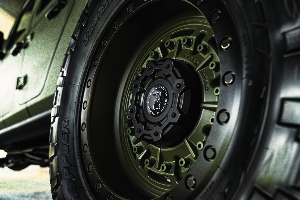 Black Rhino 2095ABR126140B12 Abrams Wheel Gloss Gunblack W/Machined Dark Tint Lip 20x9.5 +12