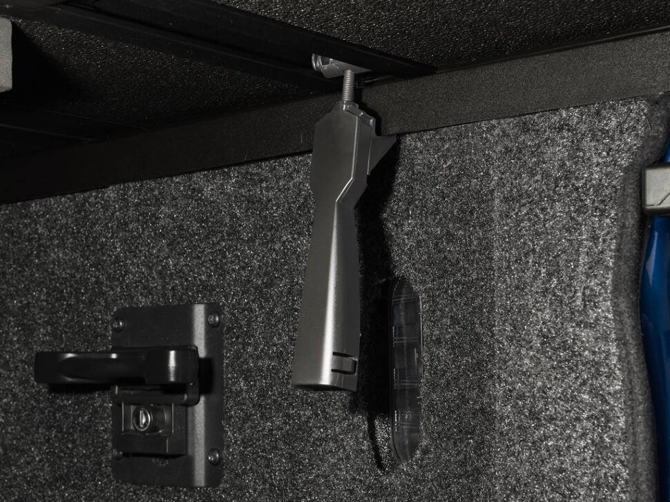 Кришка багажника складана Chevrolet Silverado/GMC Sierra 1500/2500/3500 14-19 6'6" Solid Fold Toolbox 2.0 Extang 84450