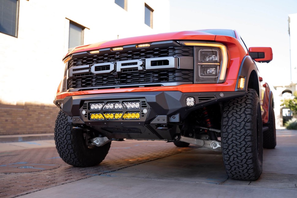 Передний бампер Ford F-150 Raptor/Raptor R 21-25 Addictive Desert Designs F210012140103