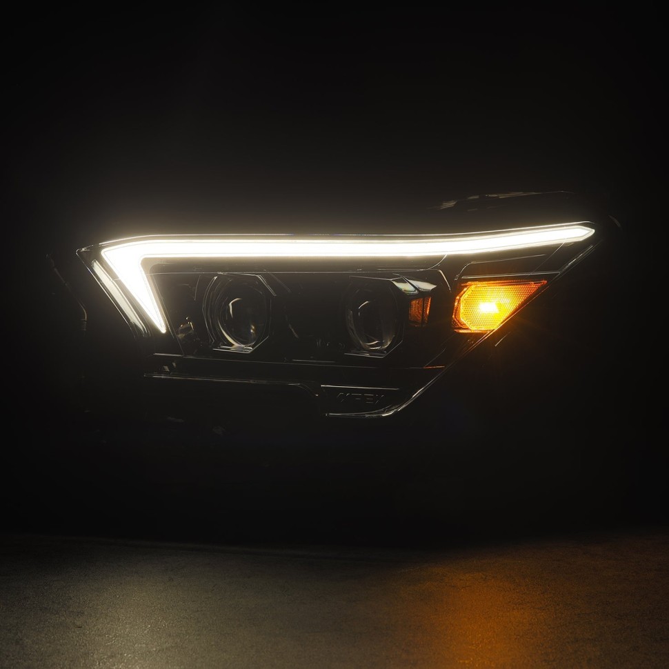 Комплект передних Led фар Toyota Tacoma/4Runner 24-26 LUXX-Series AlphaRex 880334