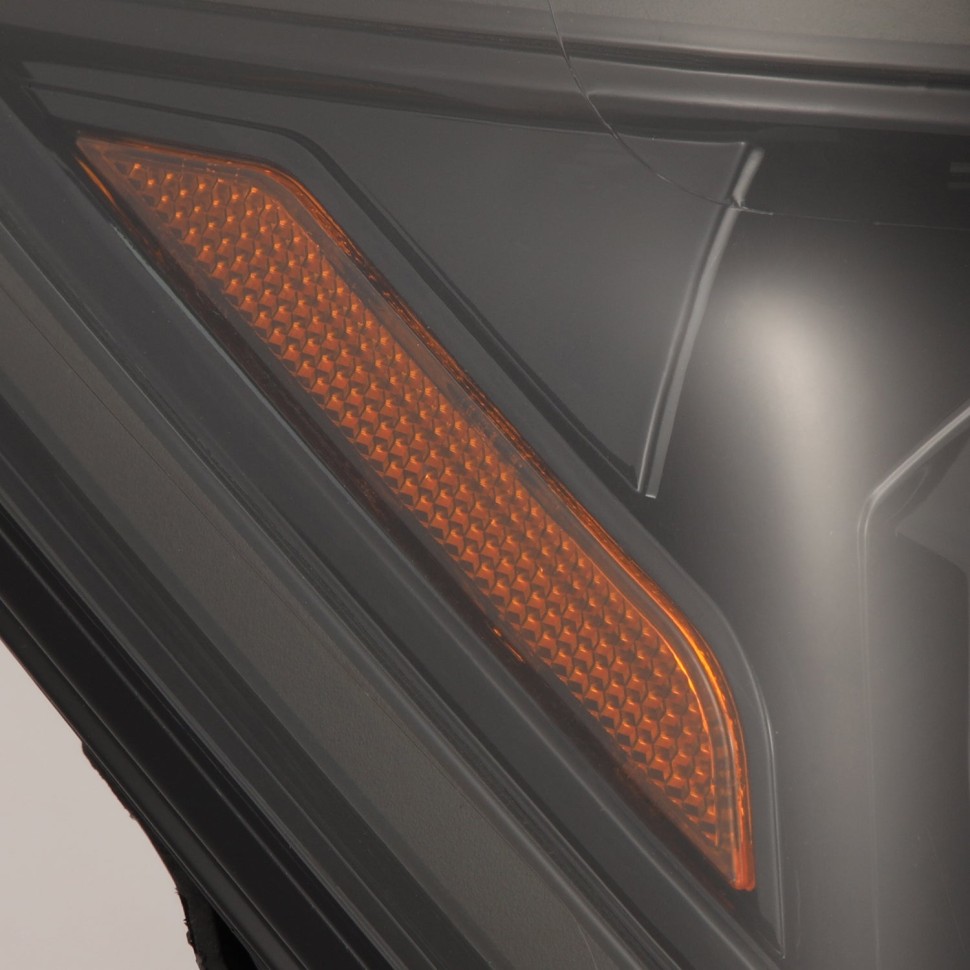 Комплект передних Led фар Toyota Tacoma/4Runner 24-26 LUXX-Series AlphaRex 880328