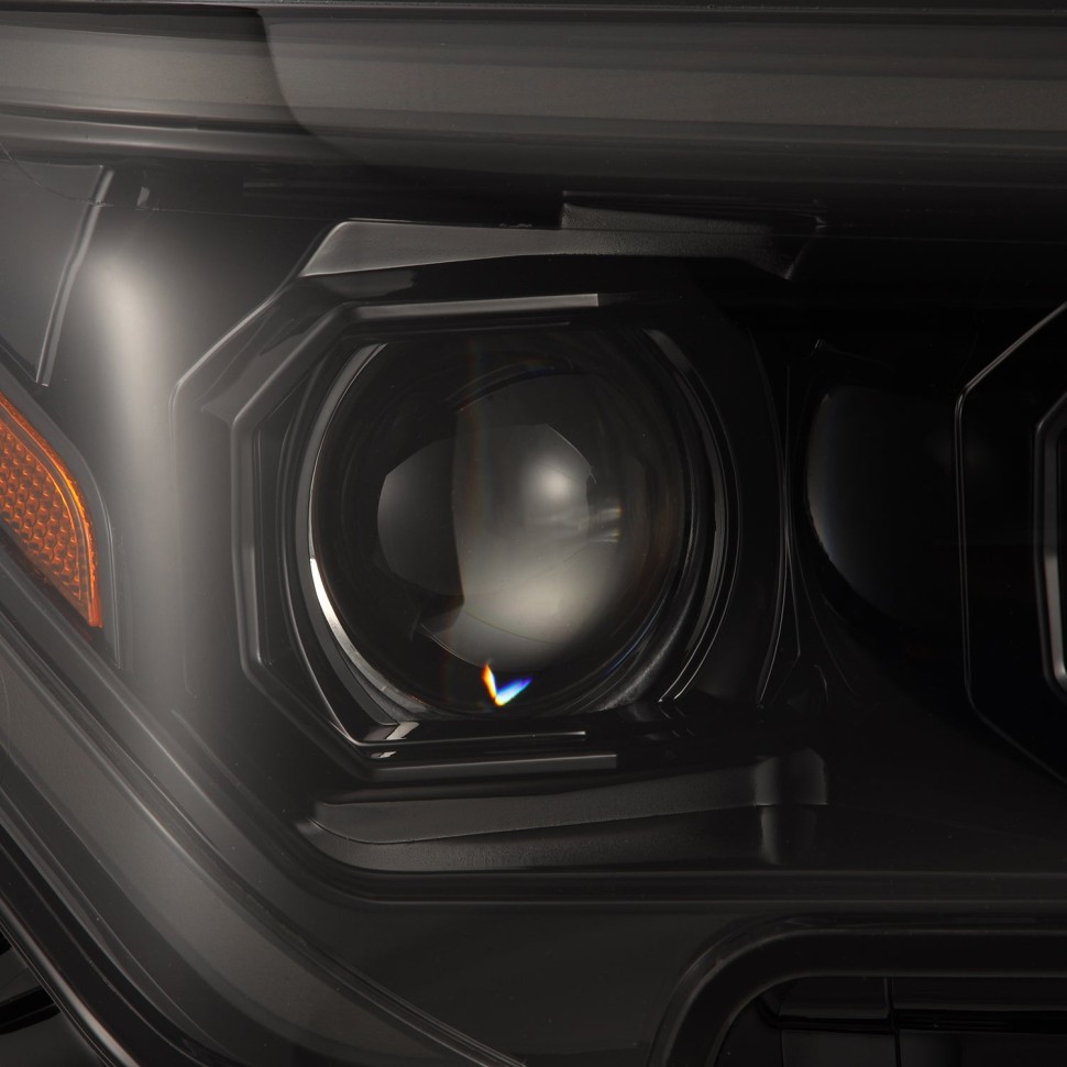 Комплект передних Led фар Toyota Tacoma/4Runner 24-26 LUXX-Series AlphaRex 880328