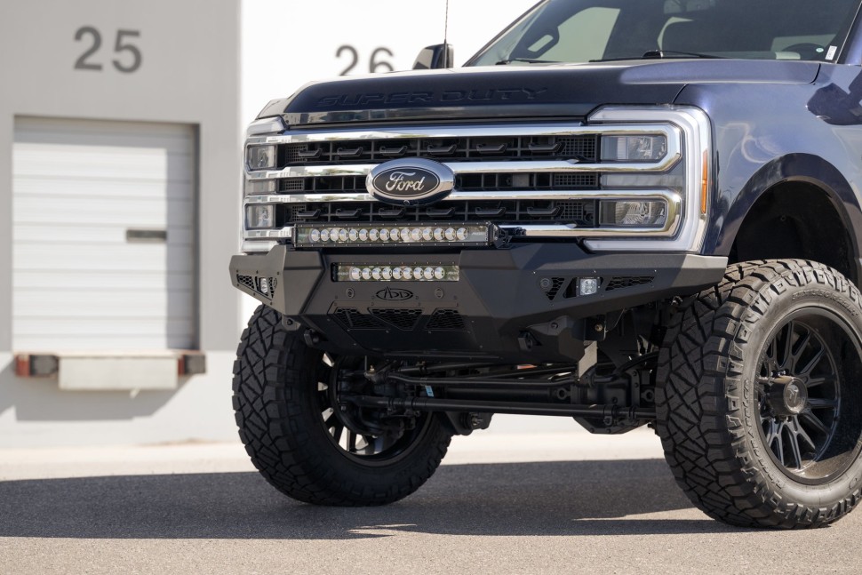 Передний бампер Ford F-250/F-350 23-25 Addictive Desert Designs F810211770103