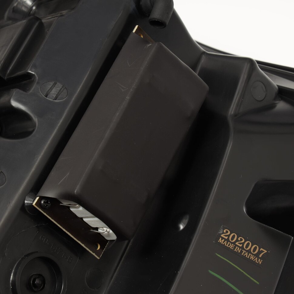 Світлодіодні задні ліхтарі Chevrolet Silverado/GMC Sierra 1500/2500/3500 14-19 PRO-Series AlphaRex 620010