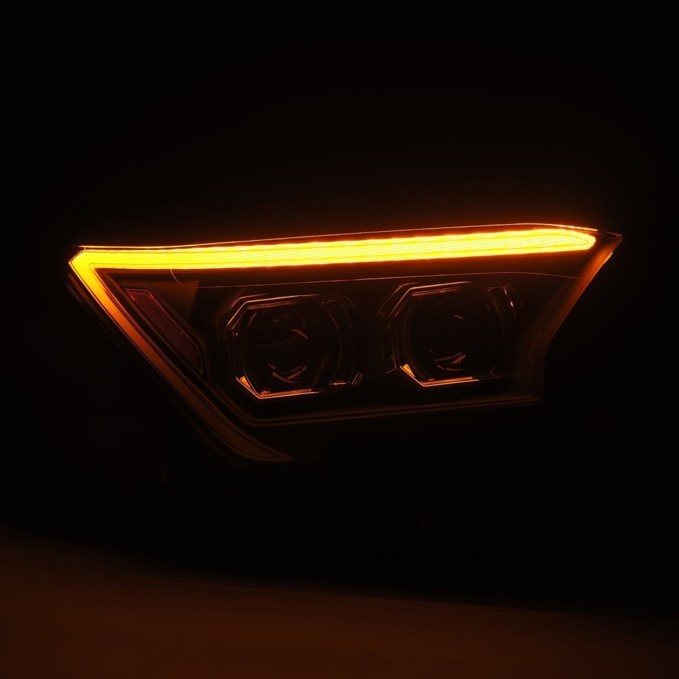 Комплект передних Led фар Toyota Tacoma/4Runner 24-26 LUXX-Series AlphaRex 880329