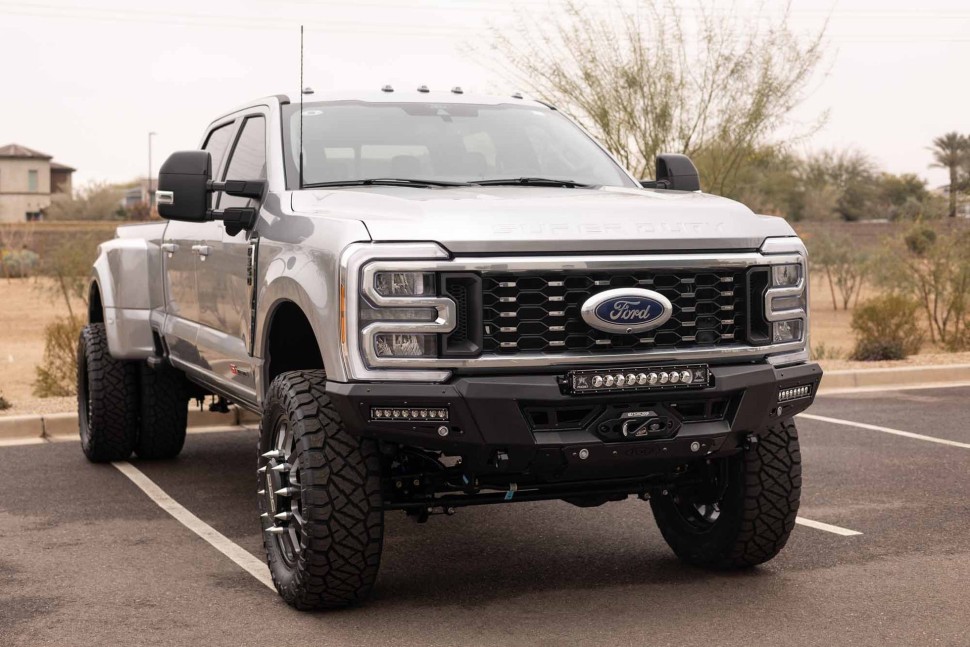 Передний бампер под лебёдку Ford F-250/F-350 23-25 Addictive Desert Designs F810335070103