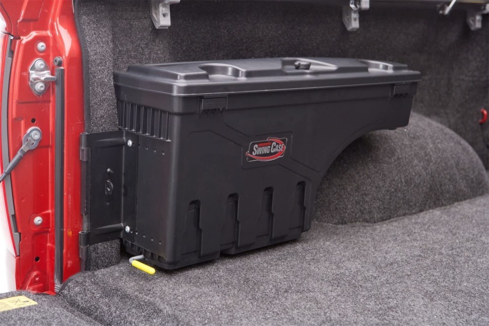 Скринька У Кузов Пікапа Chevy Silverado/GMC Sierra 2500/3500 20-22 UnderCover SwingCase SC105D Сторона водія