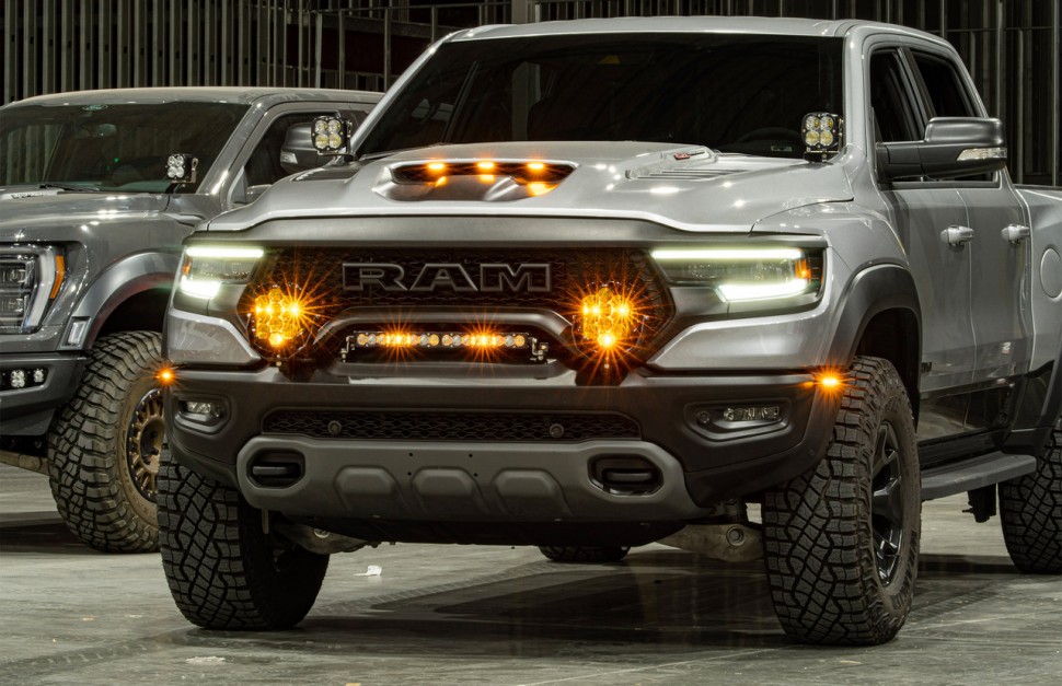 Комплект дополнительных LED фар на бампер Driving/Combo Dodge Ram 1500 TRX 19-24 LP9 Pro Baja Designs 448044