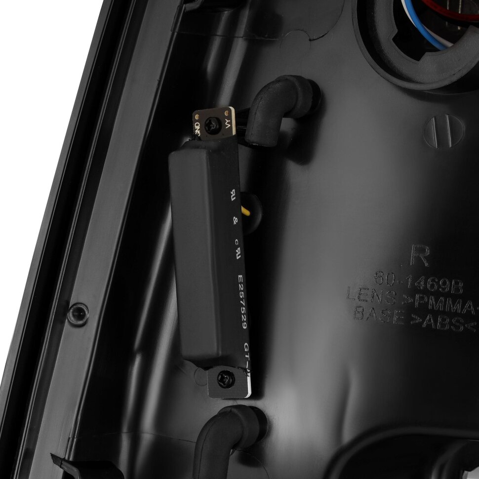 Світлодіодні задні ліхтарі Dodge Ram 1500/2500/3500 09-20 PRO-Series AlphaRex 640010