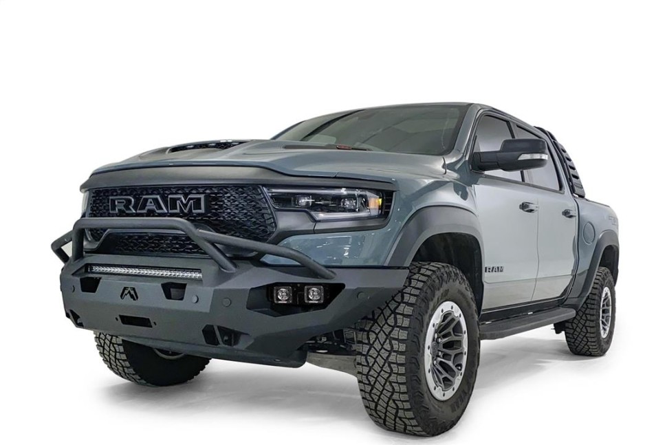 Передний бампер с центральной дугой Dodge Ram 1500 TRX 21-24 Matrix Fab Fours DX21-X5552-1