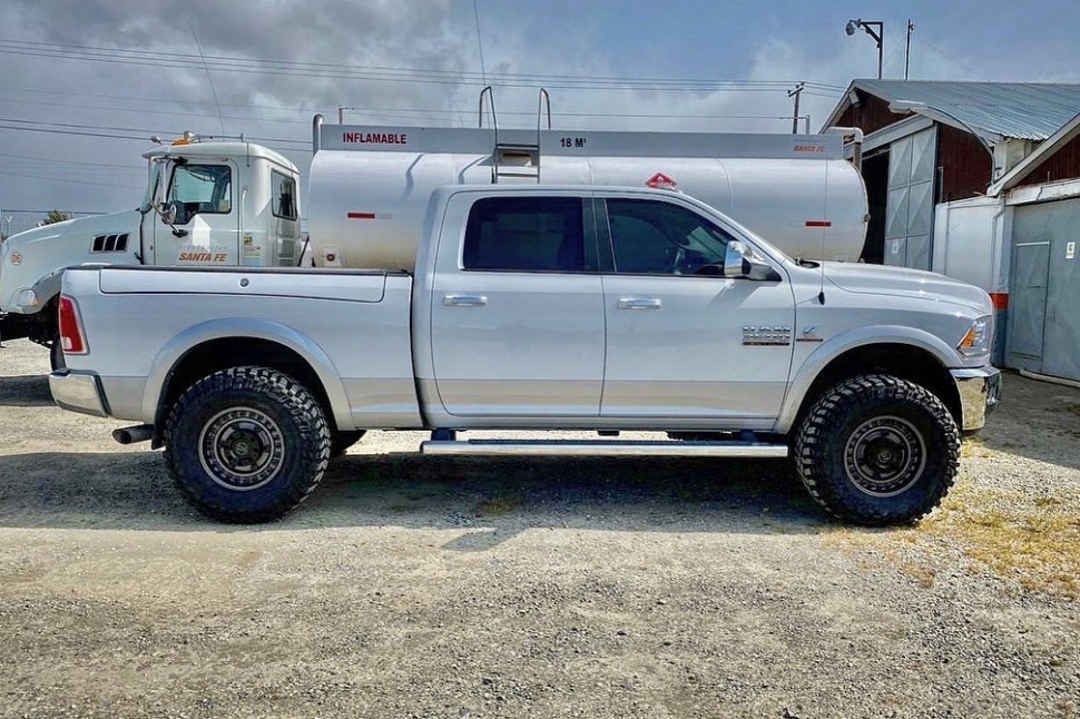 Black Rhino 2095ARY068165D22 Armory Wheel Desert Sand 20x9.5 +6