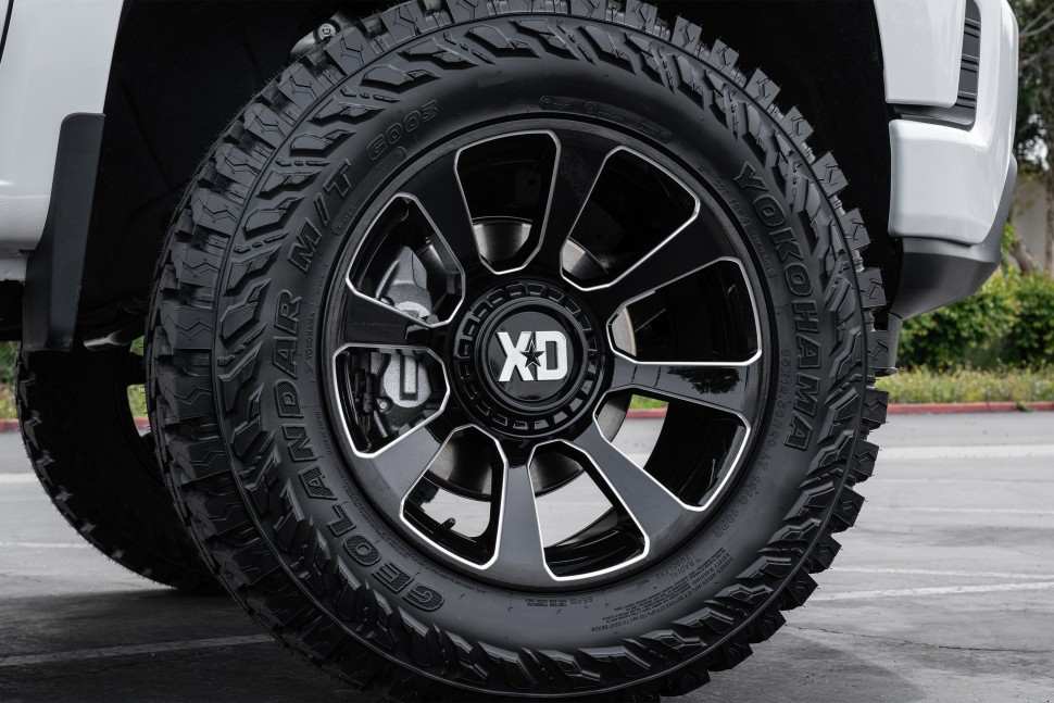 XD Wheels XD85429067900 Reactor Wheel Gloss Black Milled W/Red Tint 20x9