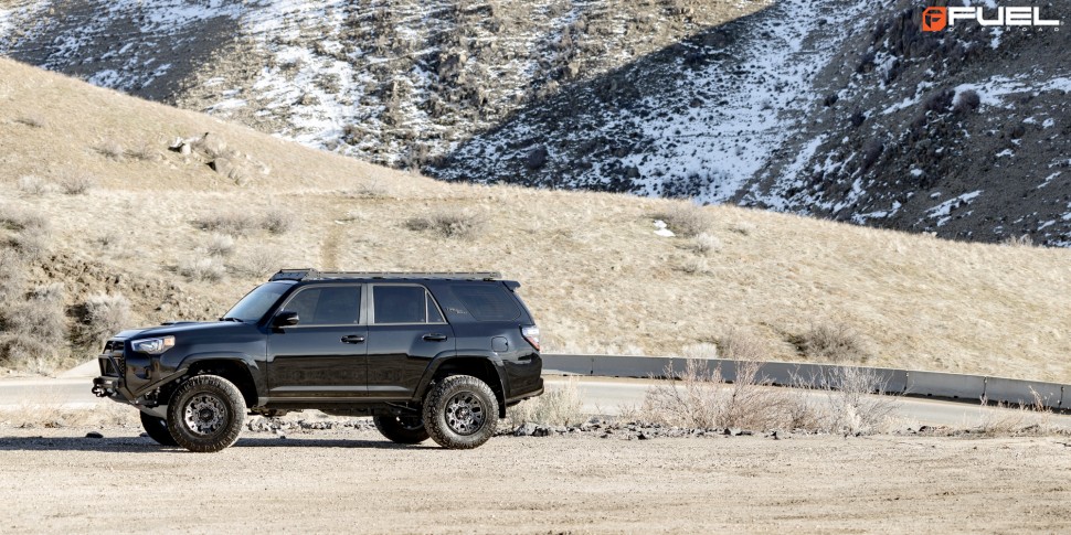 Колесный диск Fuel Off Road Traction Matte Gunmetal W/Black Ring 20x10 ET-18 D82520007547