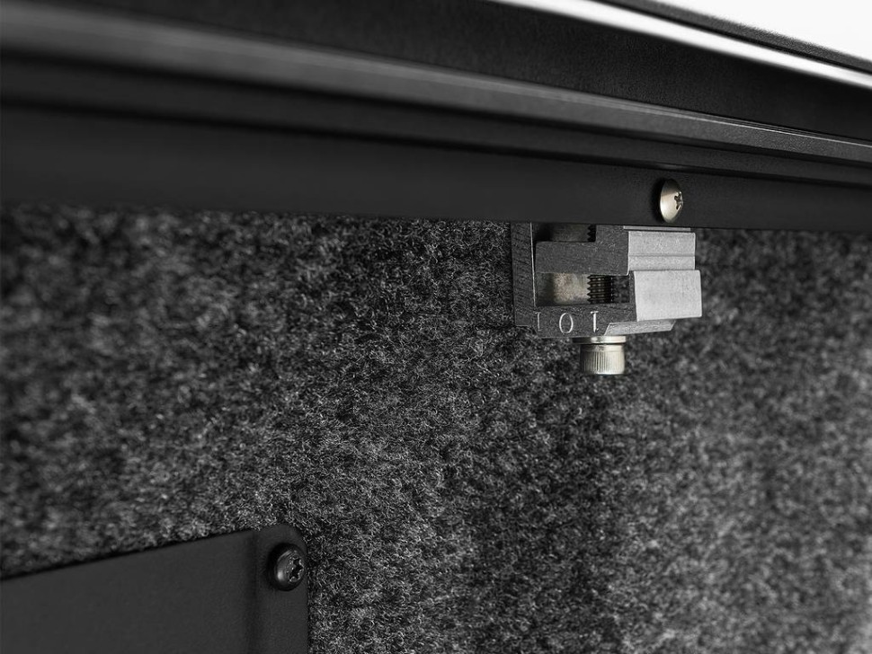 Ролета багажника висувна з електроприводом Ford F-150 21-25 6'7" E-Series Roll-N-Lock RC132E