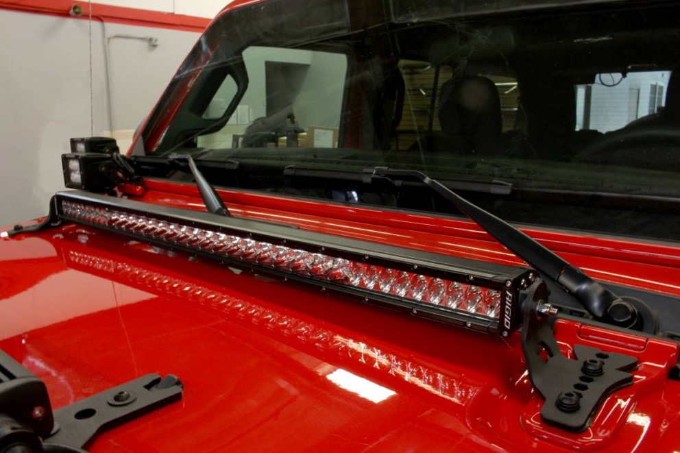 Комплект креплений светодиодной оптики на капот 30" Jeep Gladiator JT/Wrangler JL 18-23 Go Rhino 731300T