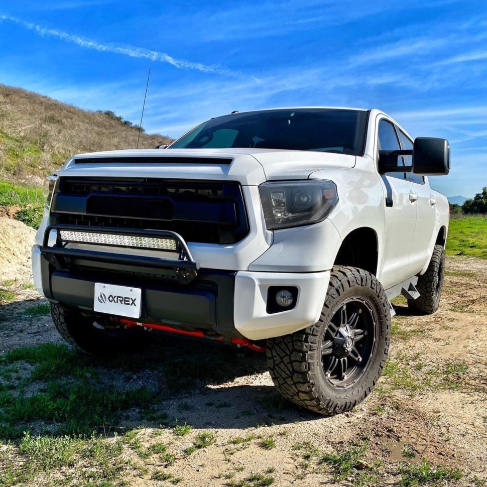 Комплект передних галогеновых фар Toyota Tundra 14-21 PRO-Series AlphaRex 880838