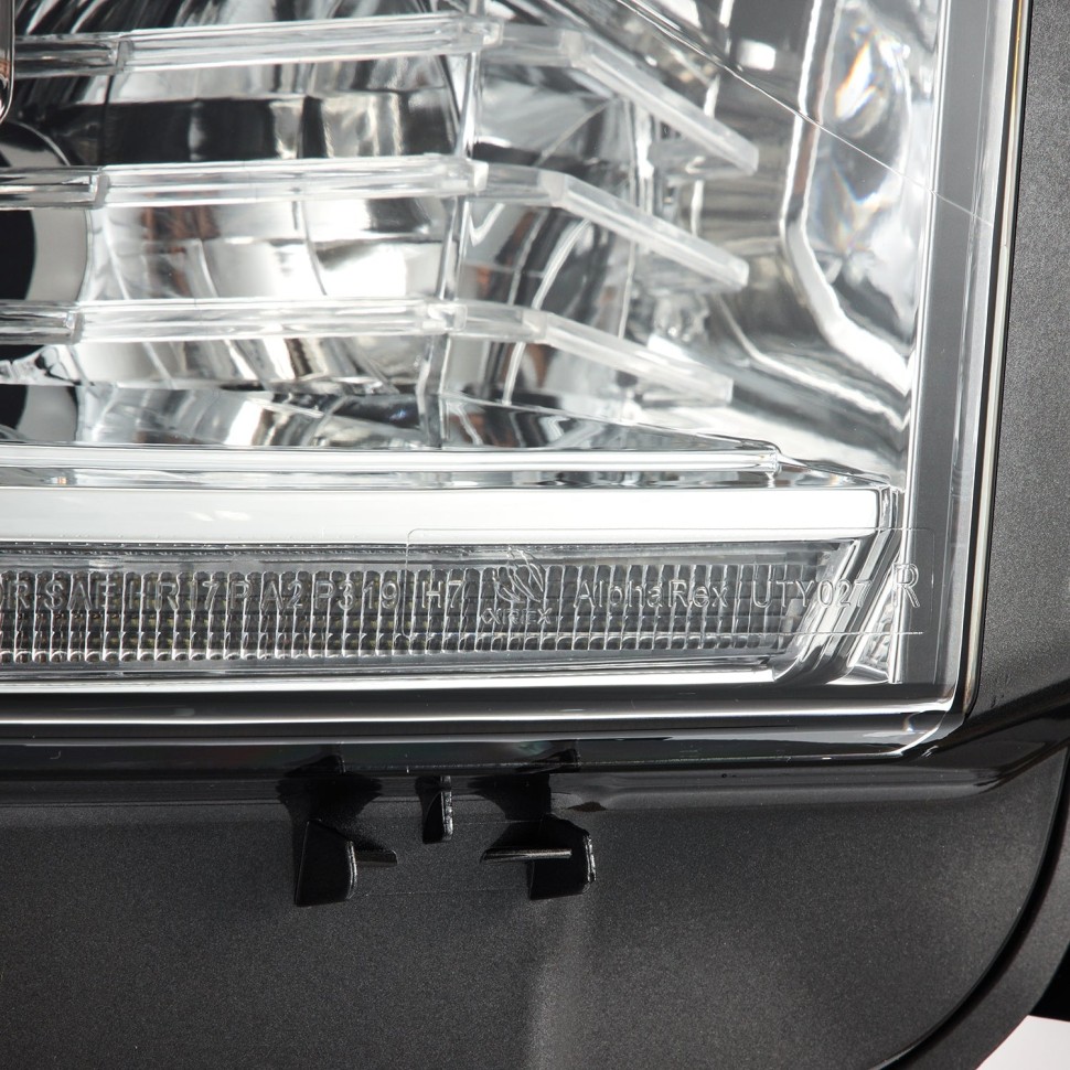 Комплект передних галогеновых фар Toyota Tundra 14-21 PRO-Series AlphaRex 880838