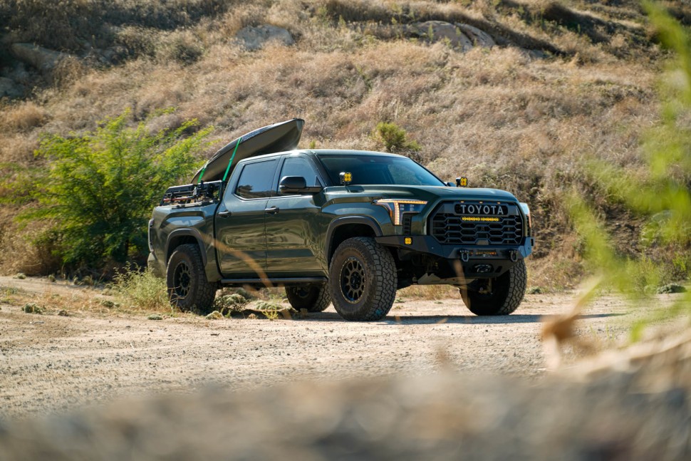 Стійка overland Toyota Tundra/Ford F-150/F-250/F-350/Dodge Ram 1500/2500/3500/Chevrolet Silverado/GMC Sierra 1500 07-24 MTO DV8 Offroad RRUN-03