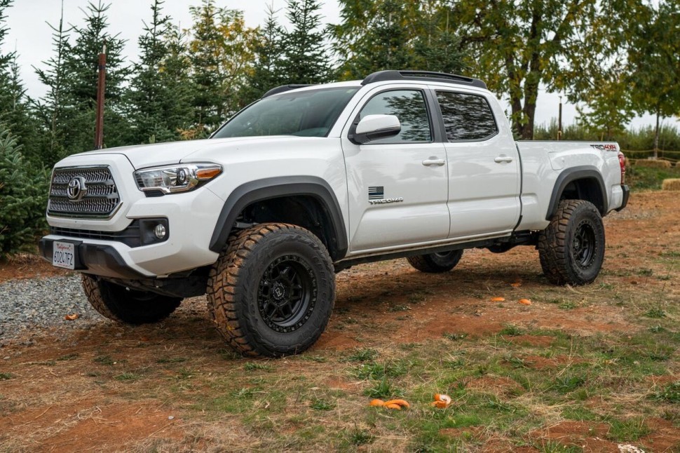 Колісний диск Black Rhino Kelso Matte Black W/Blk Bolts 17x9 ET-12 1790KLS-26140M12