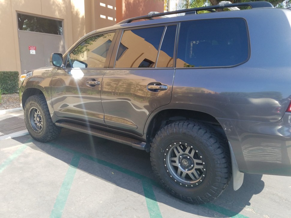 Колісний диск Icon Vehicle Dynamics Six Speed Gun Metal 17x8.5 ET+25 1417855557GM