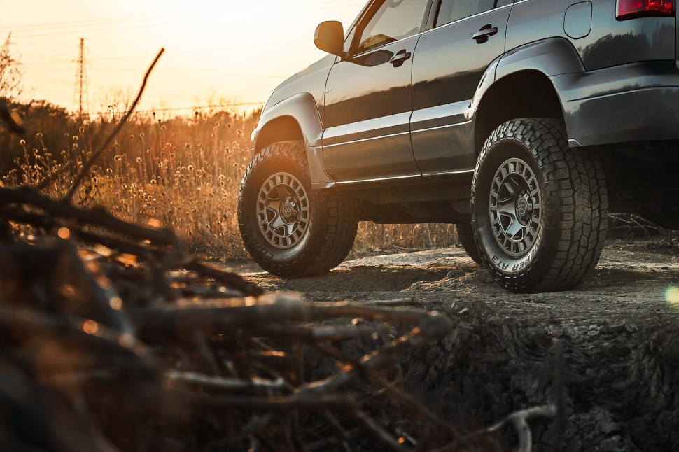 Колісний диск Black Rhino York Matte Gunmetal 17x9 ET-12 1790YRK-25127G71