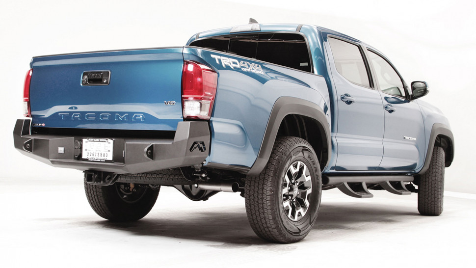 Задний бампер Premium Toyota Tacoma 16-22 Fab Fours TT16-W3650-1