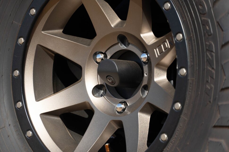 Кріплення запасного колеса Ford Bronco 21-25 DV8 Offroad TCBR-02